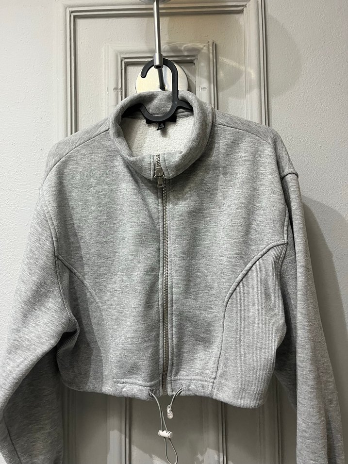Gri Fermuarlı Kısa Kesim Sweatshirt - Görsel 2