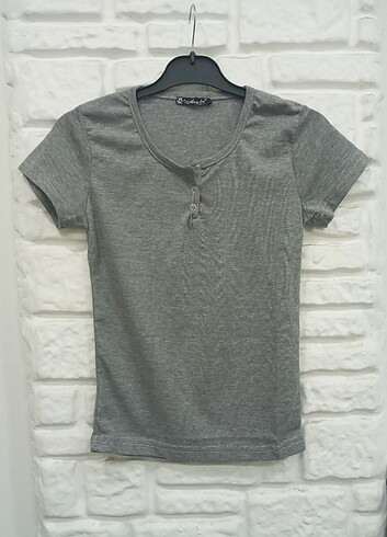 Çıtçıtlı TSHIRT / BLUZ