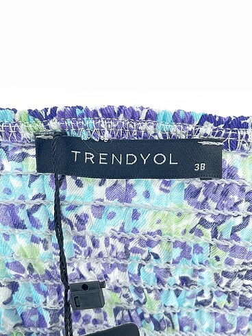 38 Beden çeşitli Renk Trendyol & Milla Mini Üst %70 İndirimli.