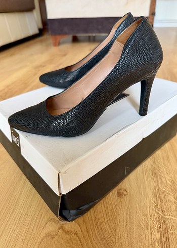 İnci Marka Siyah Orijinal Desenli Stiletto - Görsel 4