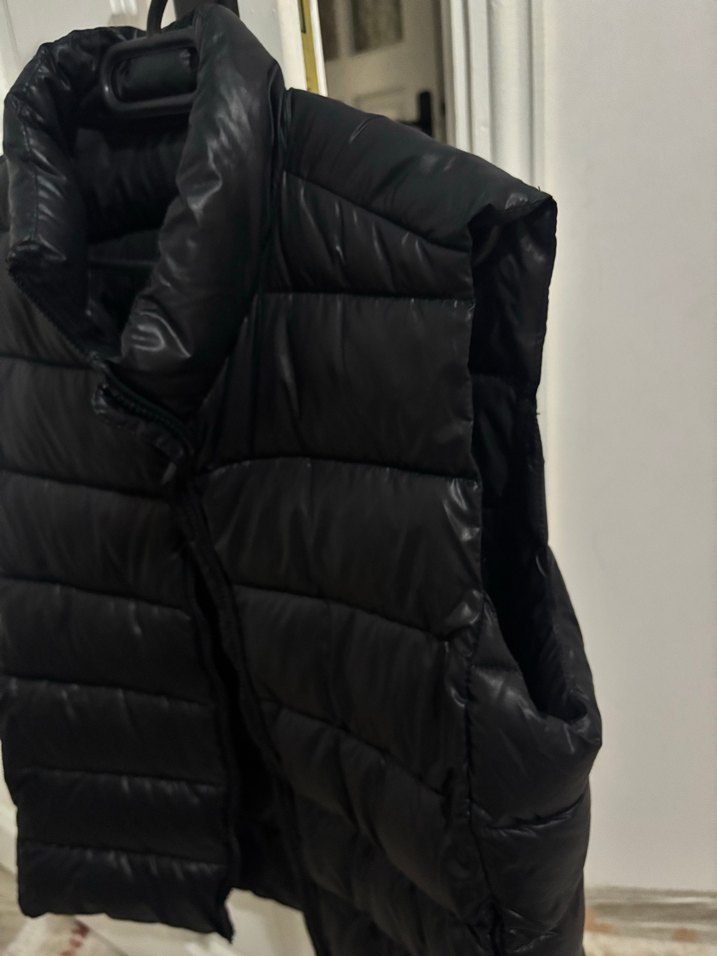 Siyah Fermuarlı Yelek, Yüksek Yakalı, Casual - Görsel 3