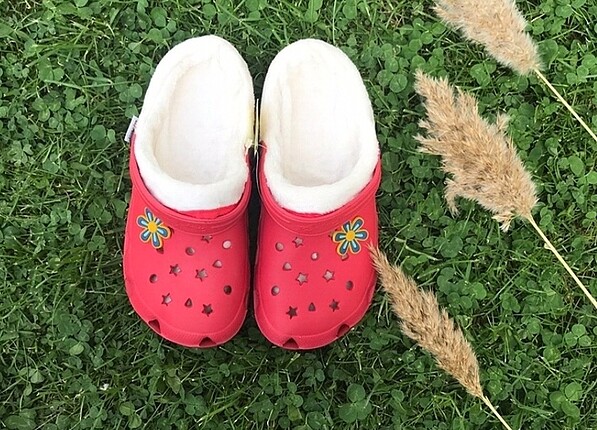 Kürklü crocs model terlikler renk ve numara sorunuz