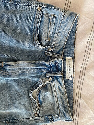 Stradivarius Mom Slim Fit Jean