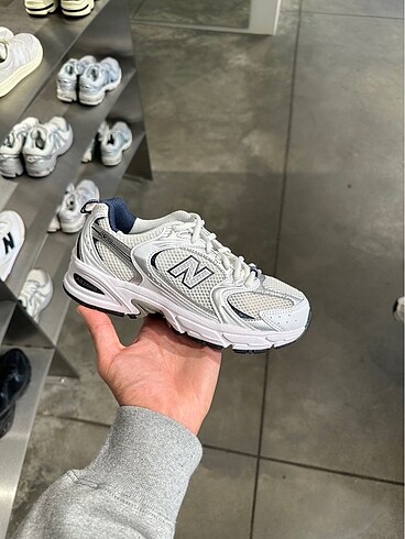 New Balance 530 White Silver Navy