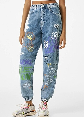 Bershka grafiti desenli jogger pantolon