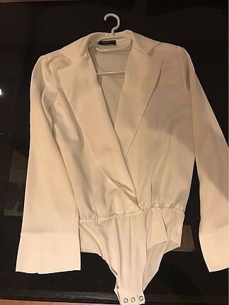 Zara vatkalı bluz