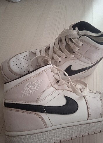 36 Beden beyaz Renk Nike air jordan ayakkabi 37.5 numara