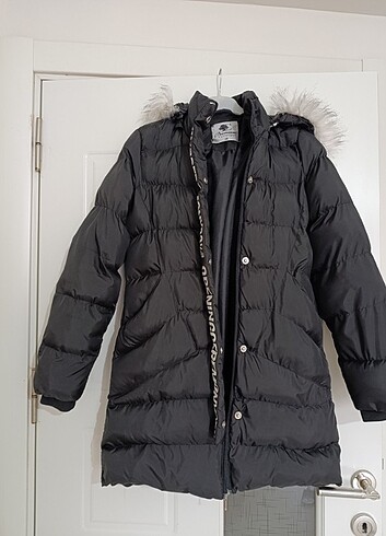 Siyah şişme mont - Görsel 2