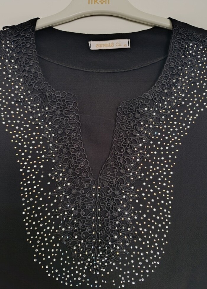 Siyah önü taşlı bluz  - Görsel 2