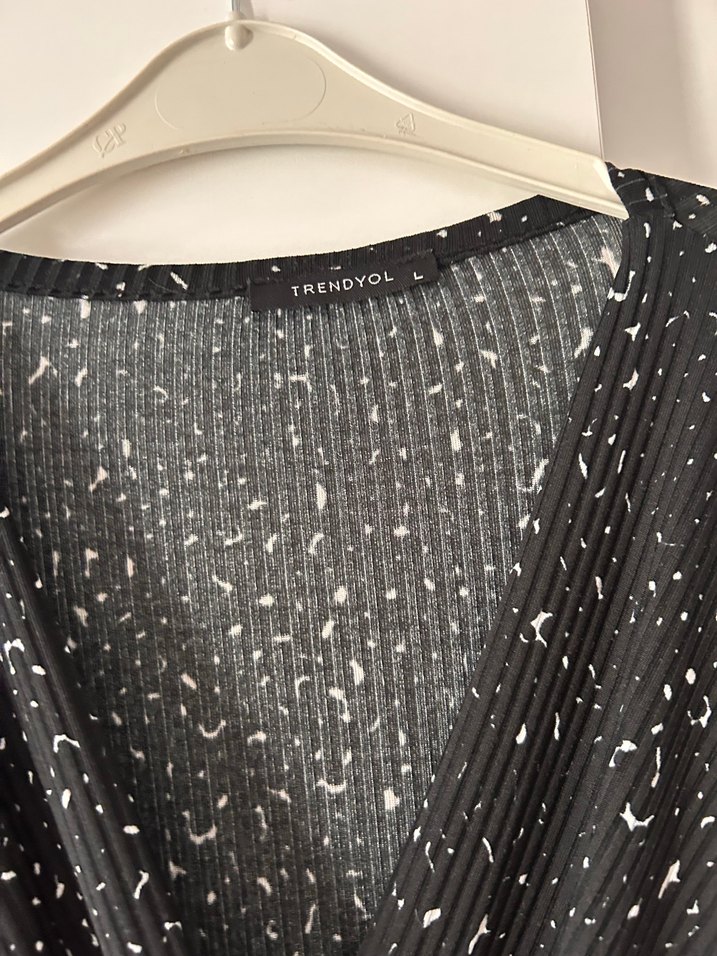 Siyah Puantiyeli Uzun Pilili Kadın Elbise - Görsel 3