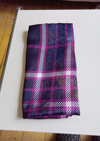 Parlak Mor Eşarp - Görsel 2