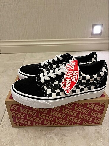 Damalı Vans