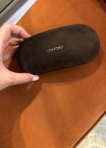 Tom Ford siyah gold - Görsel 2