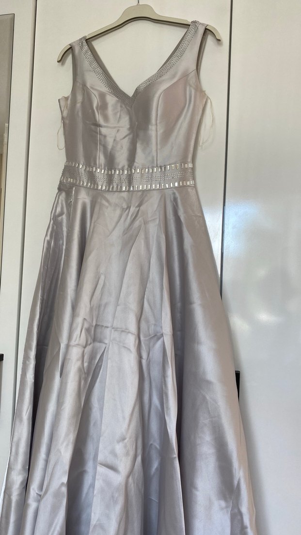 Gri Uzun V Yaka Drapeli Kadın Abiye Elbise - Görsel 2