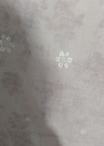 Beyaz Nakışlı Tülbent - Görsel 2