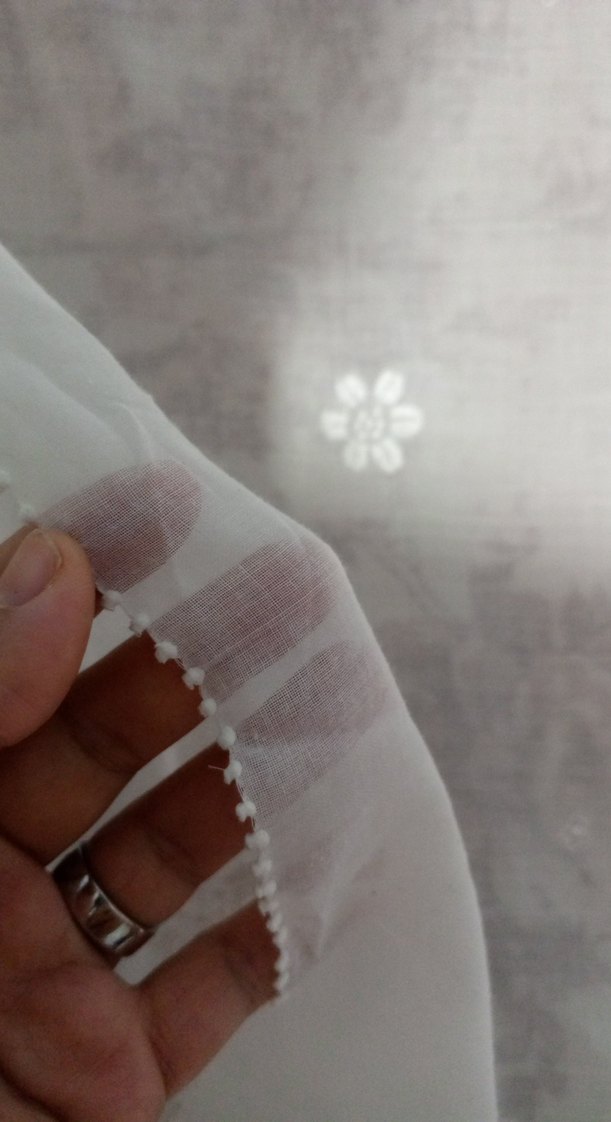 Beyaz Nakışlı Tülbent - Görsel 3