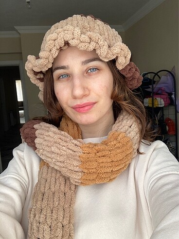 peluş sapka atkı
