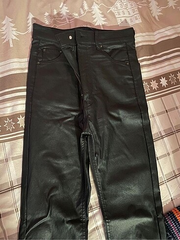 34 Beden siyah Renk Stradivarius mumlu pantolon