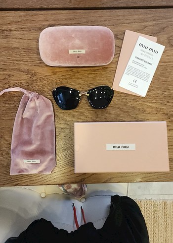 Miu Miu Miu Miu Siyah Kadın Güneş Gözlüğü