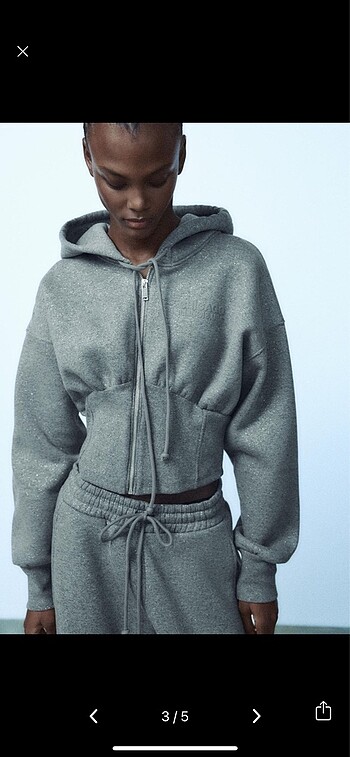 m Beden ZARA SIMLI CROP SWEATSHIRT