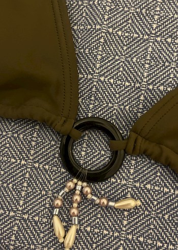 Zincir Detaylı Koyu Haki Kadın Bikini Üstü - Görsel 2