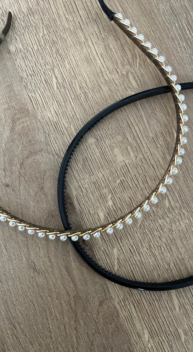 Zincir Detaylı Bej İnci Taç ve siyah taç - Görsel 3