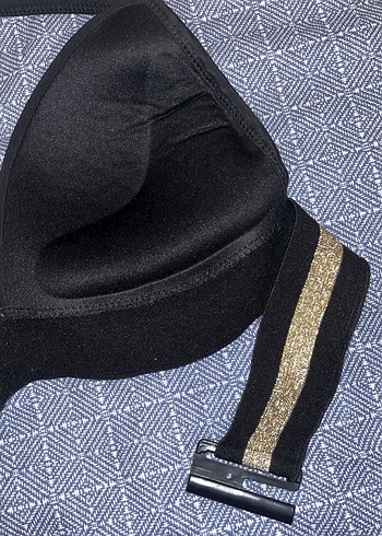 Siyah Parlak Detaylı Strappy Bikini Üstü - Görsel 2