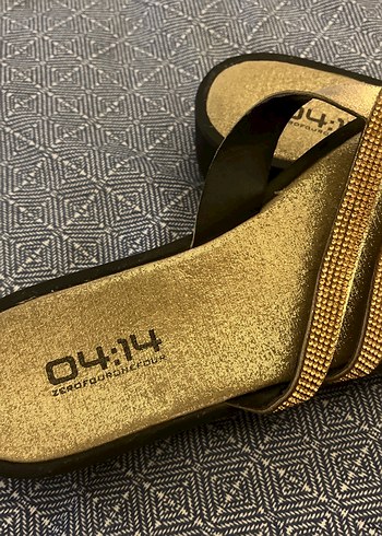 Altın Rengi Dolgu Topuklu Kadın Terlik - Görsel 3