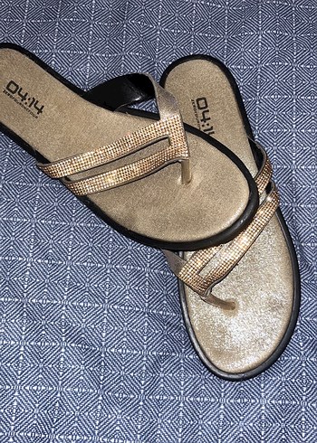 Altın Rengi Dolgu Topuklu Kadın Terlik - Görsel 2