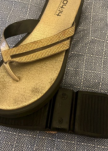 Altın Rengi Dolgu Topuklu Kadın Terlik - Görsel 5