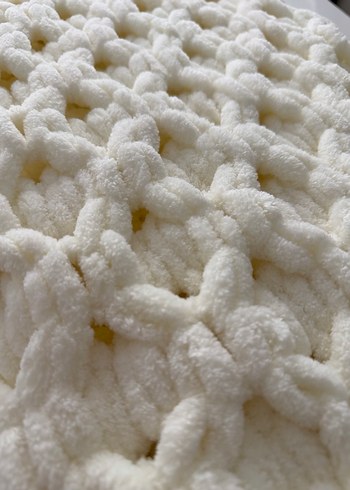 Beyaz Örgü Çocuk Battaniyesi - Görsel 3