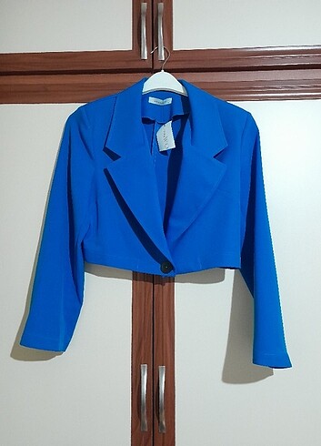 Vatkalı crop blazer ceket