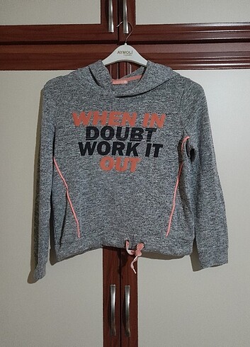 Sweatshirt