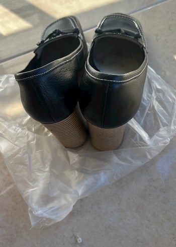 MNG Siyah Deri Klasik Topuklu Kadın Ayakkabı - Görsel 5