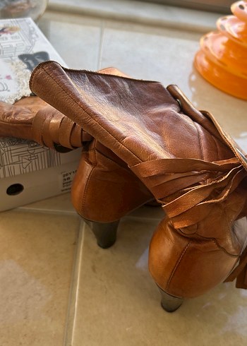 Bej Deri Kadın Topuklu Bot - Görsel 5