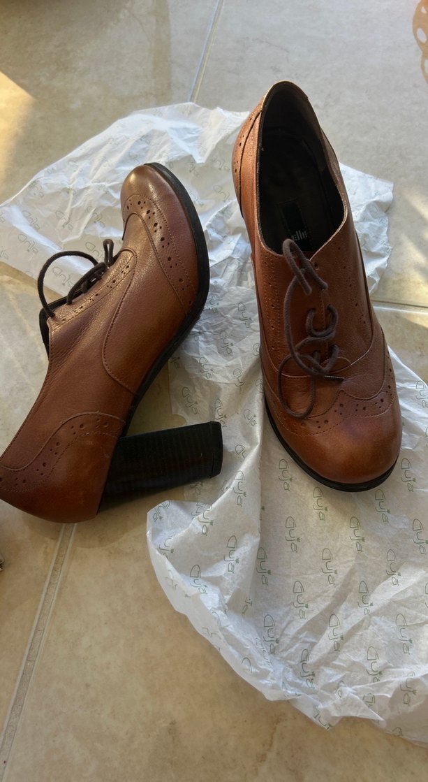 Kahverengi Deri Kadın Klasik Ayakkabı - Görsel 2