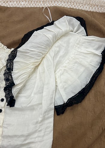 Dantel Detaylı Beyaz Fırfırlı Bluz - Görsel 10