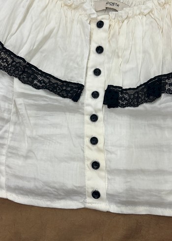 Dantel Detaylı Beyaz Fırfırlı Bluz - Görsel 5