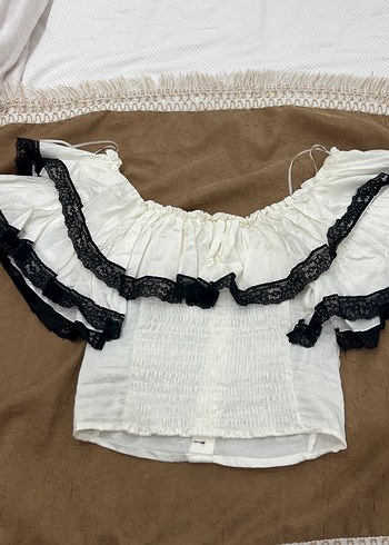 Dantel Detaylı Beyaz Fırfırlı Bluz - Görsel 6