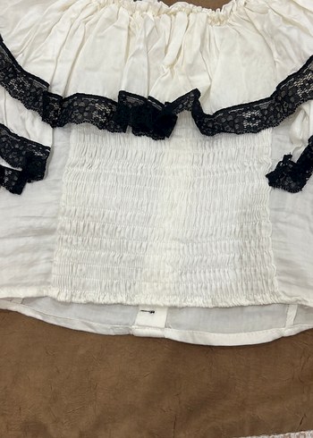 Dantel Detaylı Beyaz Fırfırlı Bluz - Görsel 7