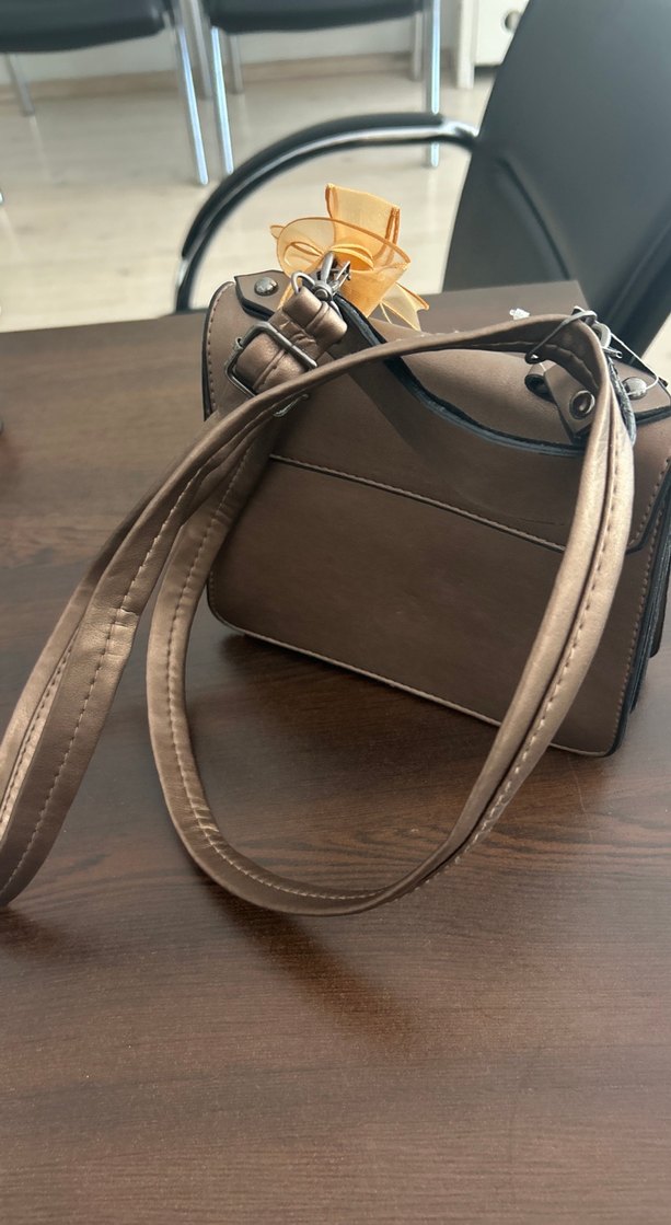 Bej Deri Tokalı Kadın Çanta - Görsel 4