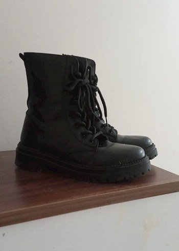 Marjin Siyah Bağcıklı Goth Botlar