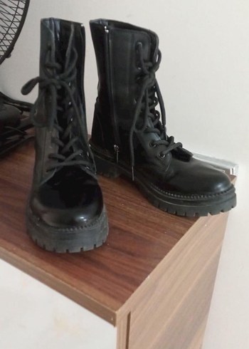 37 Beden Marjin Siyah Bağcıklı Goth Botlar