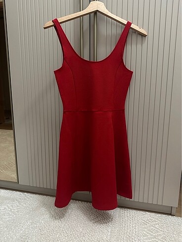s Beden H&M kırmızı elbise