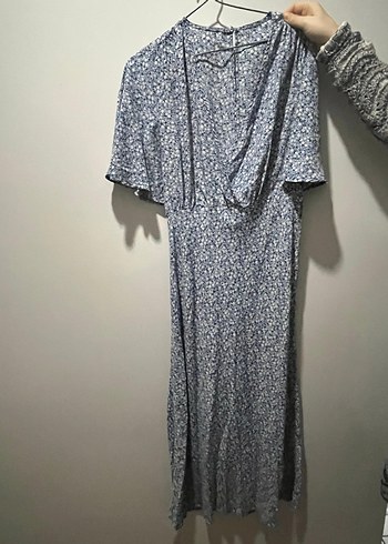 Çiçekli Elbise - Görsel 2