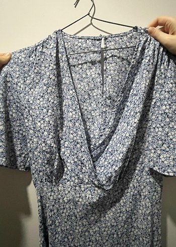 Çiçekli Elbise - Görsel 3