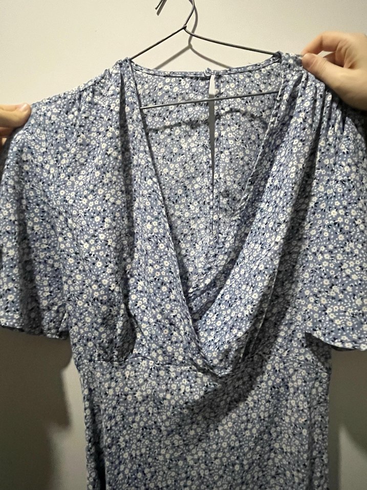 Çiçekli Elbise - Görsel 3