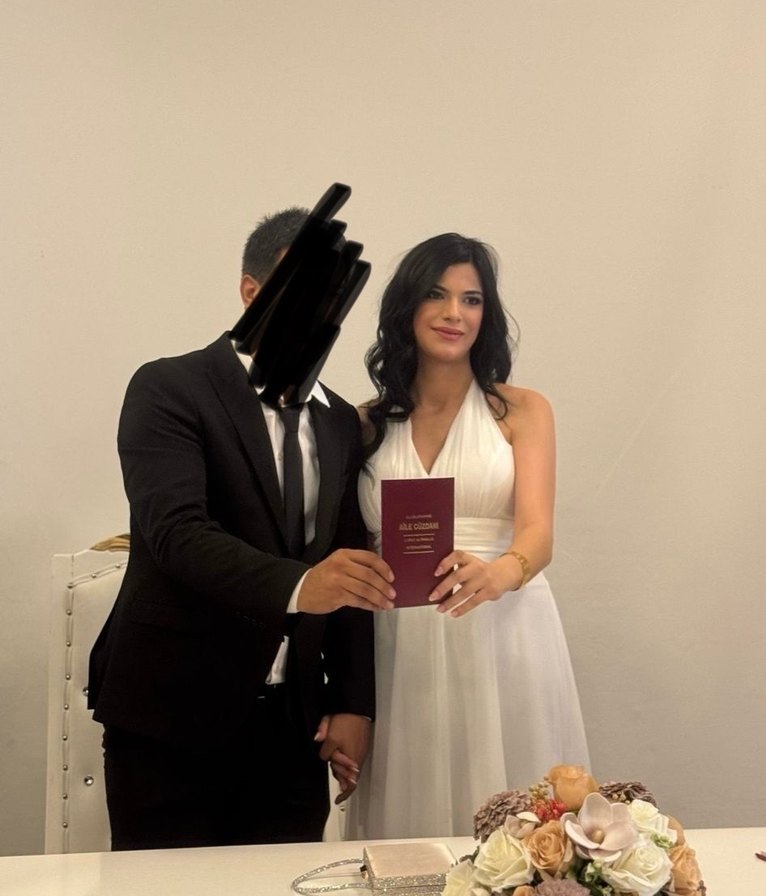 Boyundan bağlamalı gece elbisesi - Görsel 5