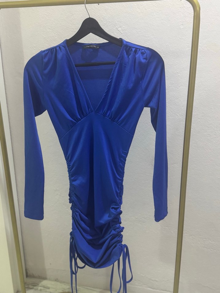 Mavi büzgü detaylı elbise - Görsel 2