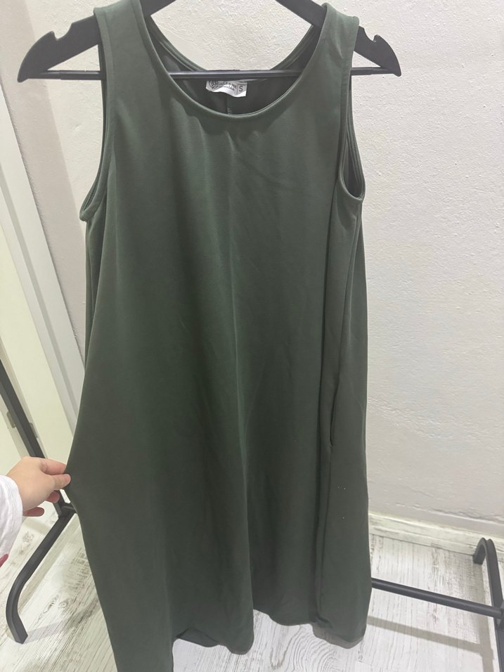 Kolsuz Yeşil Uzun Elbise - Görsel 2